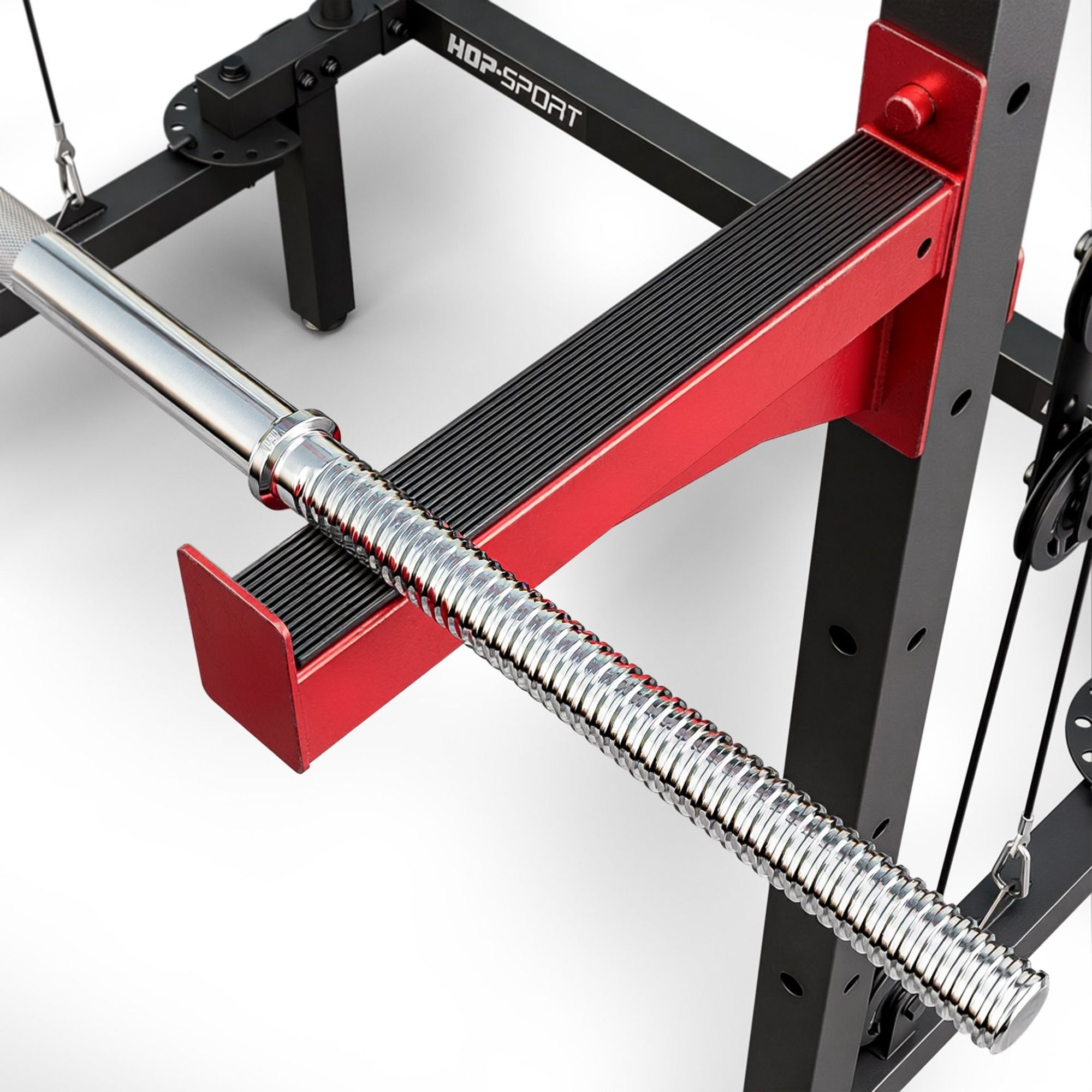 Cage de musculation multifonction avec tirage vertical, rowing et rack à squats.