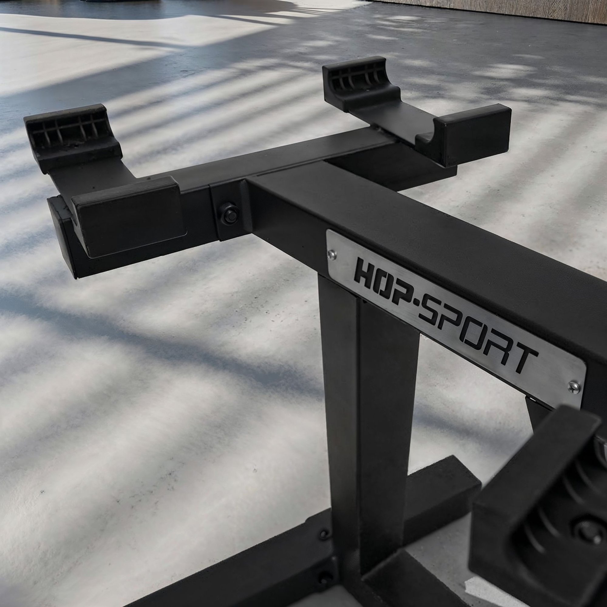 Base large trapézoïdale du rack à haltères jusqu'à 150 kg.