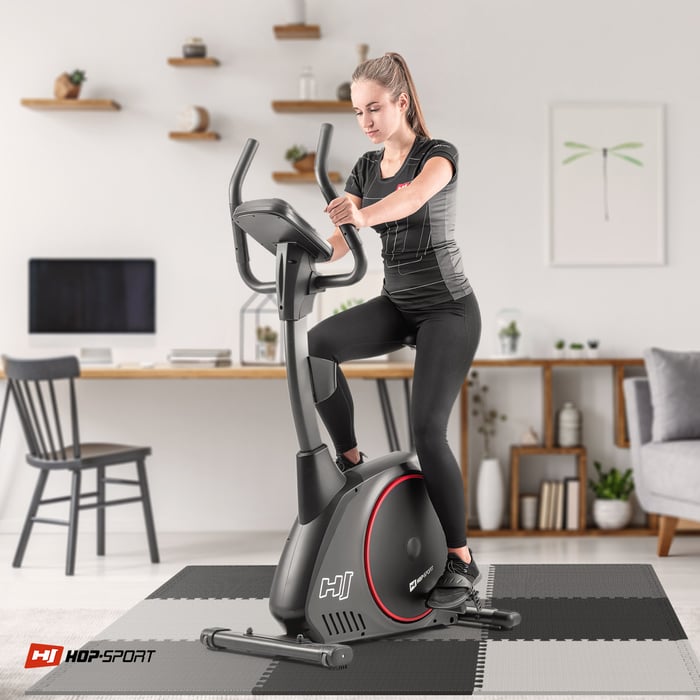 Assemblage simple des 9 dalles puzzle 60x60 cm pour créer un tapis de 1 cm noir/blanc/gris.