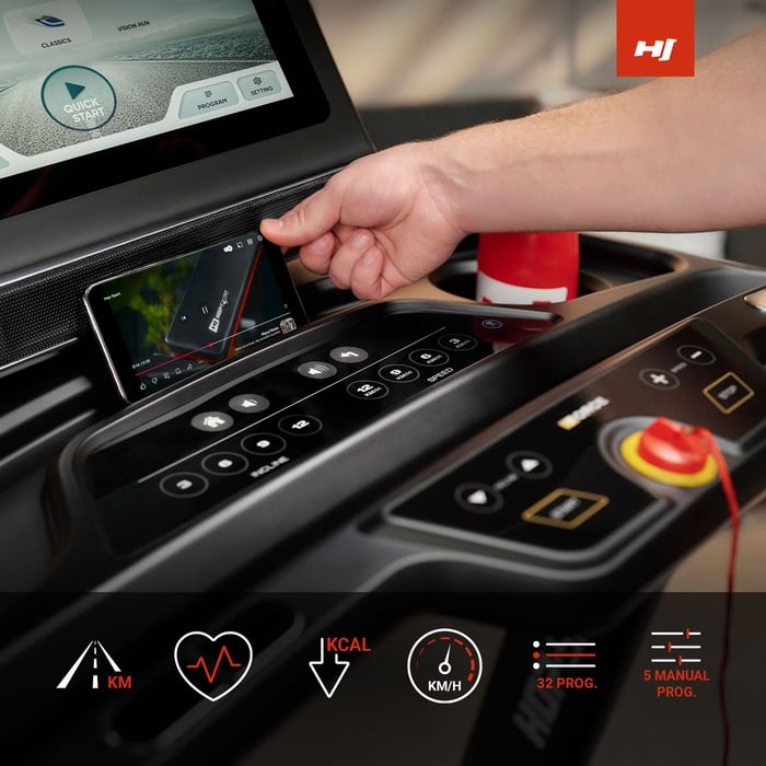 Écran tactile du tapis de course HS-5000LB Force affichant temps, distance, vitesse, calories et fréquence cardiaque