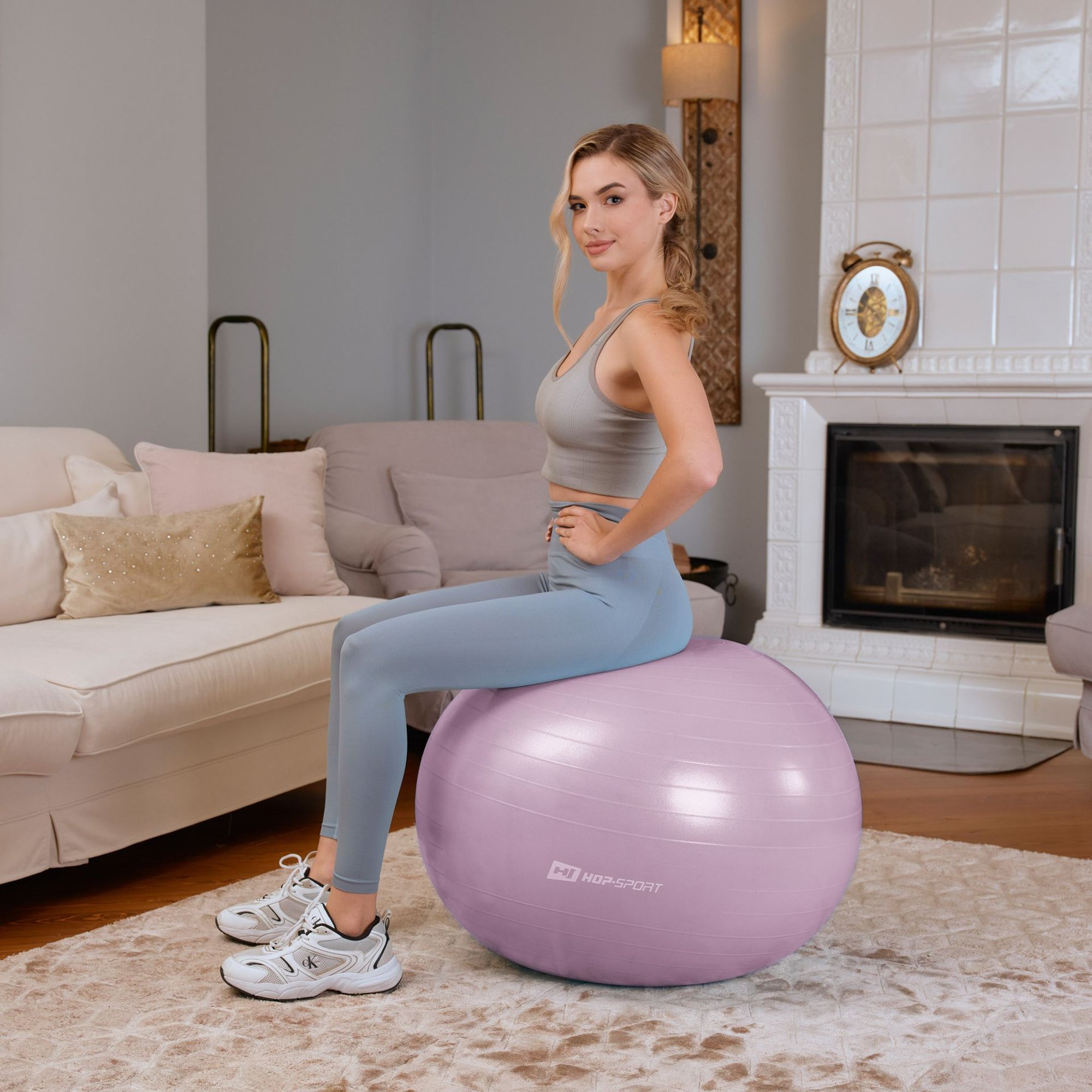 Exercices d’équilibre avec ballon de gym 65 cm Violet