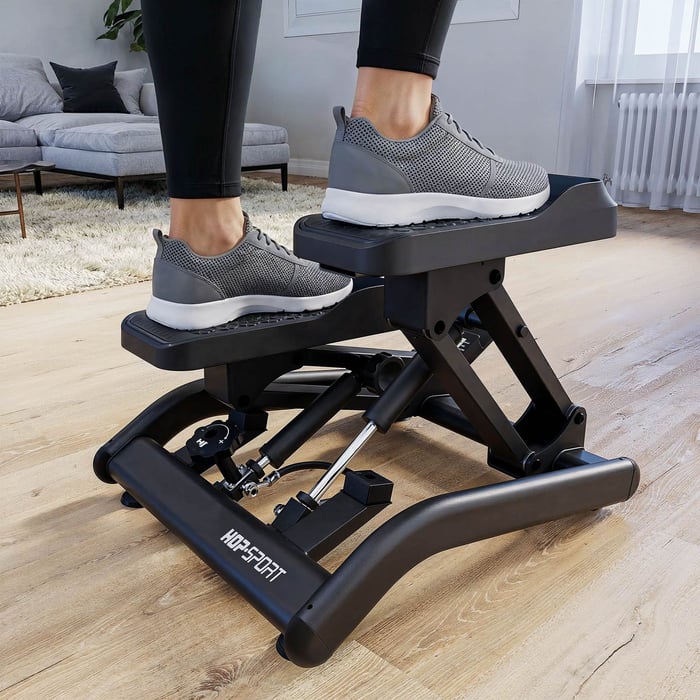 Stepper léger de 10 kg avec roulettes de transport pour petits espaces.