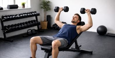 TOP 10 exercices haltères débutant – le meilleur programme haltère à la maison