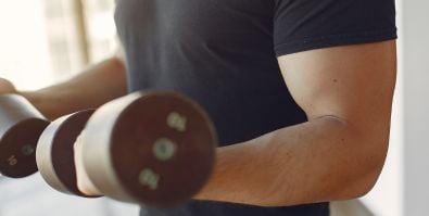 Comment muscler ses bras rapidement : TOP 5 exercices pour les muscles des bras