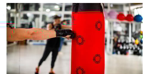 Kick-boxing : c'est quoi le kick boxing et comment choisir son équipement ?