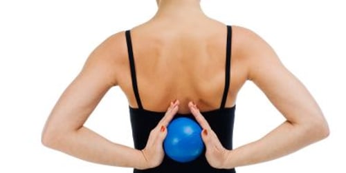 Balle de massage pied bienfaits - comment l’utiliser pour soulager vos pieds