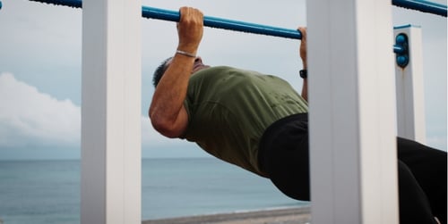 Traction excentrique – comment l’exécuter ? Technique et muscles sollicités