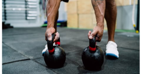Le kettlebell swing - muscles sollicités, bienfaits et technique