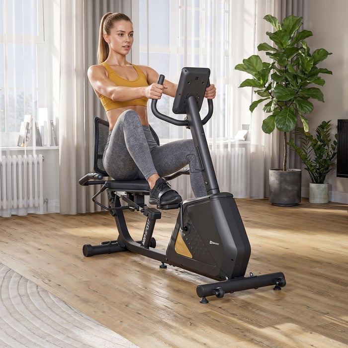 Vélo couché ergonomique pour muscler jambes et fessiers sans impact articulaire.