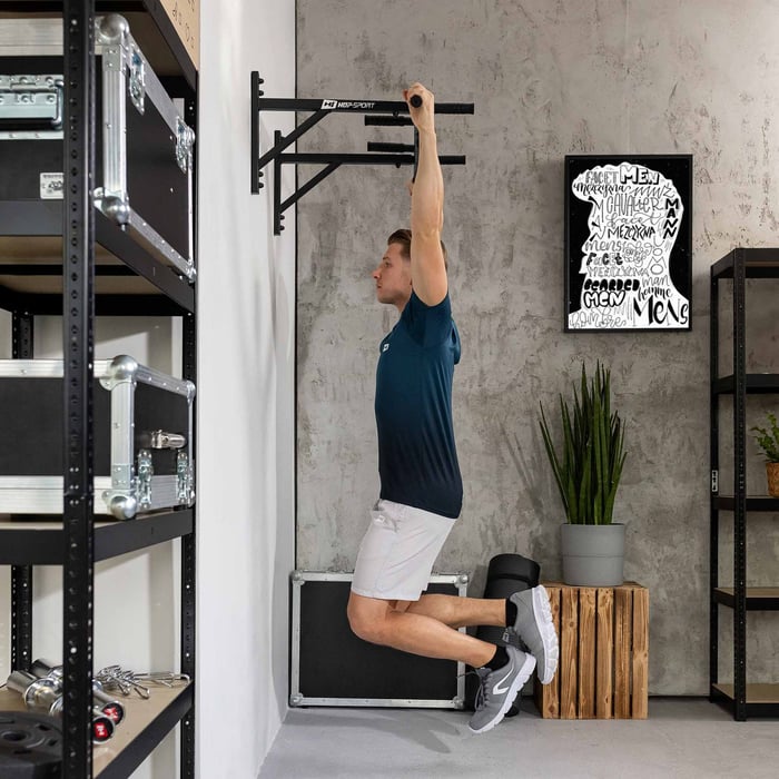 Barre de musculation avec six poignées antidérapantes