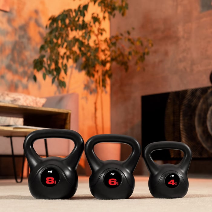 Kettlebells en plusieurs poids, idéales pour entraînement de force et fitness à domicile
